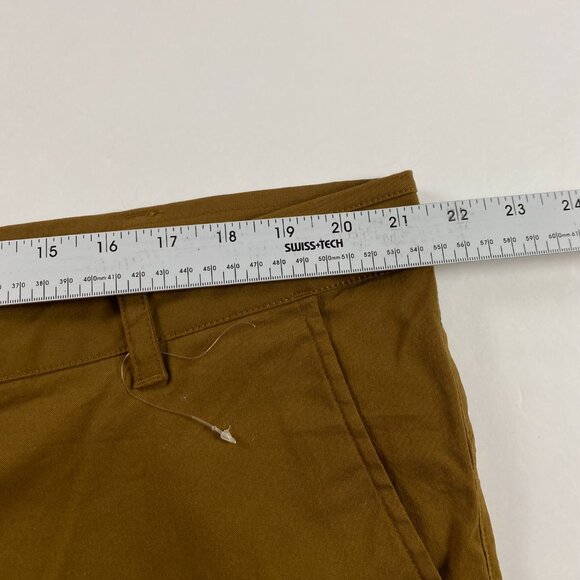 NWOT Mountain Hardwear AP Shorts Mens 42 x 18 Inseam Hiking Walking Outdoors - Picture 9 of 13